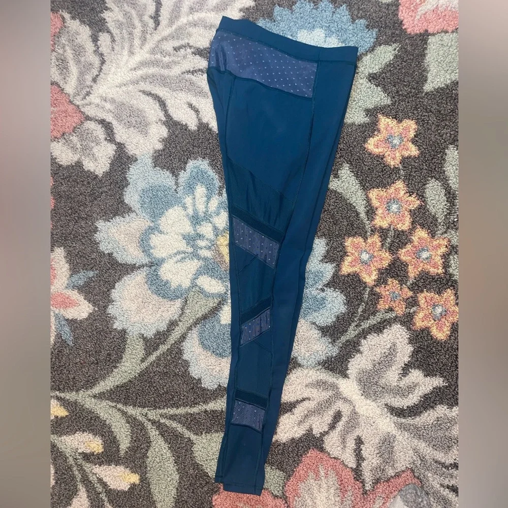 LULULEMON *rare* Just Breathe mesh Pant Alberta lake size 4